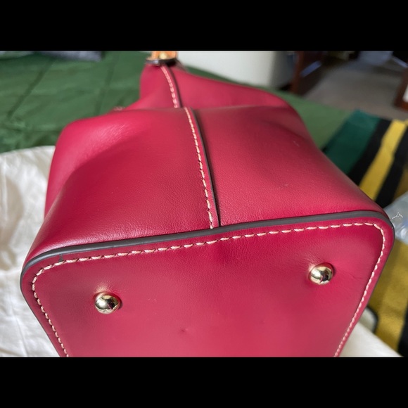 Sold on Facebook - Picture 3 of 10